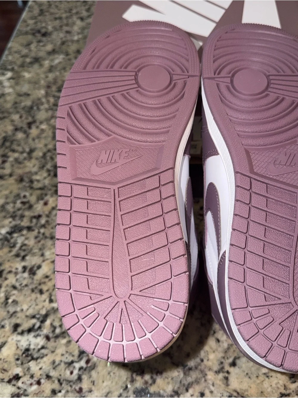 Size 10 Jordan 1 Retro OG High Mauve SKU DZ5485-105 Brand New